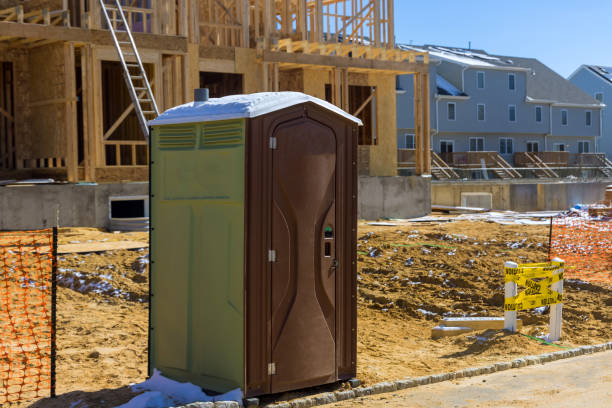 Best Porta potty delivery and setup  in Strongsville, OH